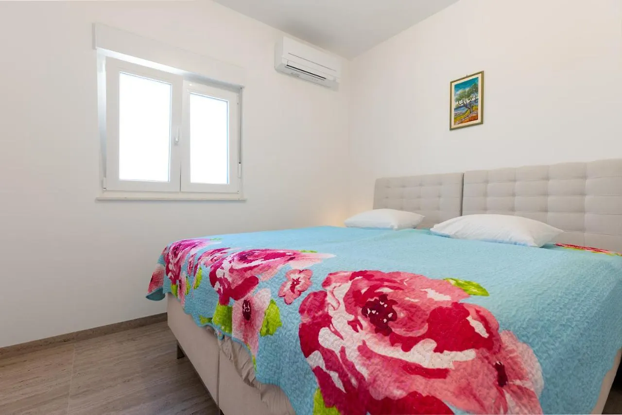 Ferienhaus Relax - Beheizter - Heated Pool Kastela Croatia