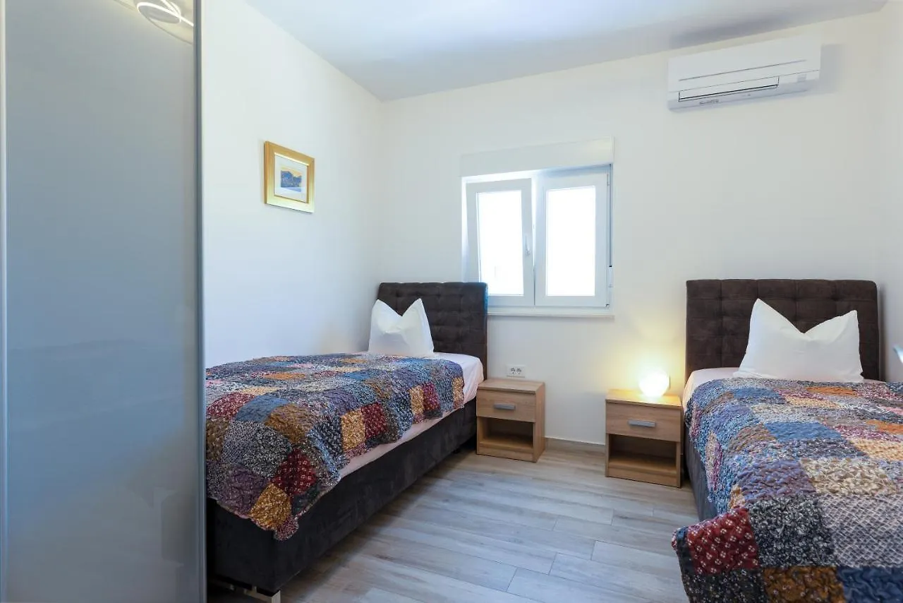 Ferienhaus Relax - Beheizter - Heated Pool Kastela
